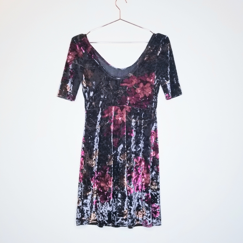 UO : Kimchi Blue: Dark Oilve Crushed Velvet Mini